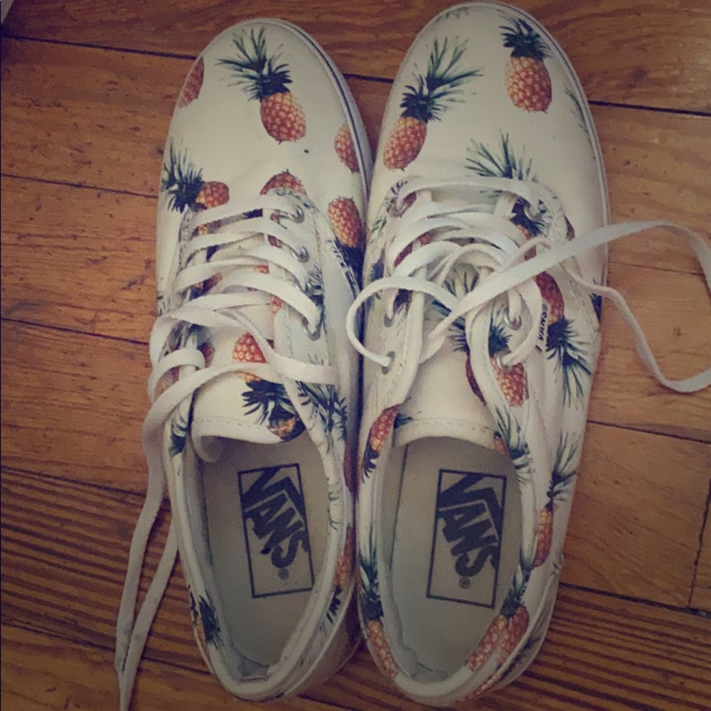 PINEAPPLE VANS